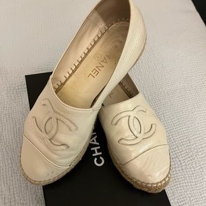 Chanel White Espadrilles Calfskin Leather Sz. 39 (US Sz. 9)